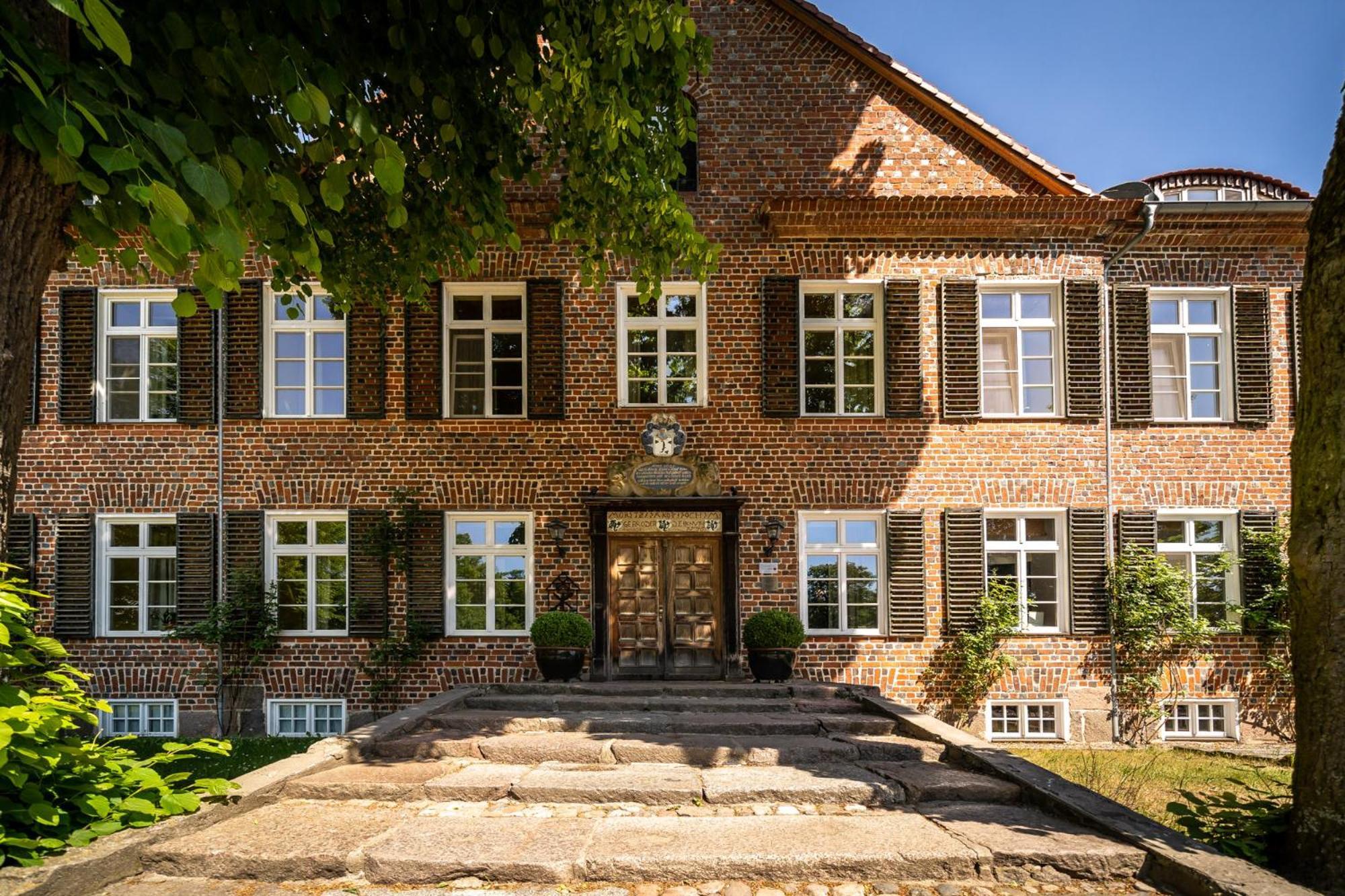 Romantik Hotel Gutshaus Ludorf Exterior foto