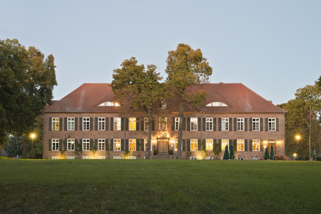 Romantik Hotel Gutshaus Ludorf Exterior foto